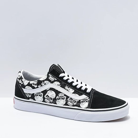 NEW Old Skool Glow-In-The-Dark Skulls Skate Shoes